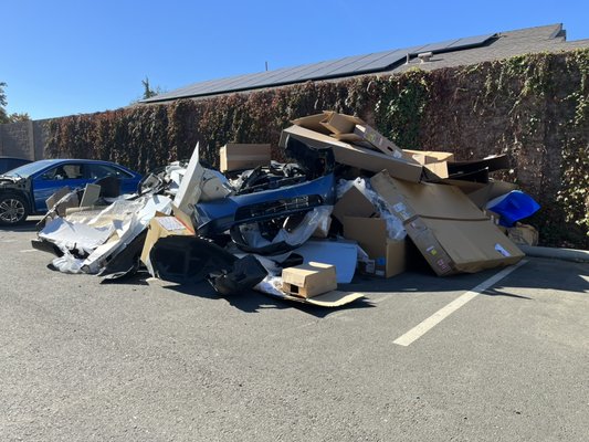 Junk, Removal and hauling away for one of our local businesses.. - Today’s job was helping out one of our local businesses home keeps us busy with our hauling and Junk, Removal. We are so happy and humble that our local businesses in our area are reaching out to us and using our services in the Fairfield California area 94533. Junk, Removal and hauling away for one of our local businesses.. - Today’s job was helping out one of our local businesses home keeps us busy with our hauling and Junk, Removal. We are so happy and humble that our local businesses in our area are reaching out to us and using our services in the Fairfield California area 94533.