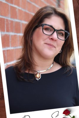 Meet Michelle - Michelle Niemiec 
NY Licensed Optician & Owner

Michelle has been a practicing optician in NY for over 25 years,   In 2017 she became the owner and operator of Eye Appeal bringing a unique fashion forward showroom to the local area.  Michelle personally selects every frame with individual patients in mind. 

Her keen eye for style, and understanding of function, allows her to choose the perfect pair of glasses specific to your needs and personal style.  

Choose from a full line of designer  frames & lenses, including exclusive collections you can only find at Eye Appeal in the Hudson Valley.