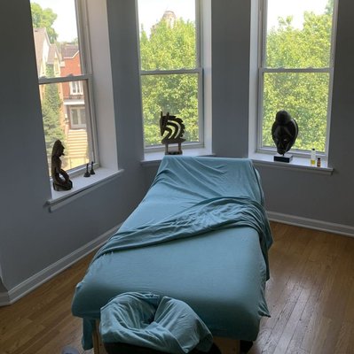 Mobile Massage Service - My mobile massage treatment is a client favorite! It incorporates the calming & relaxing essences of various essential oils, the long soothing strokes of Swedish Massage, the yoga inspired stretches Thai Massage, scalp kneading and foot Reflexology and it is the perfect treatment for someone seeking head to toe balance and relaxation.
Or, a sports therapy or deep tissue massage can be requested. A therapeutic style of bodywork using slow strokes and deep pressure to work on tight areas to release specific muscle tension. Then active isolated stretching increases flexibility, dramatically improves recovery rates, enhances performance, helps to prevent injury, reduces pain & swelling in the body. Mobile Massage Service - My mobile massage treatment is a client favorite! It incorporates the calming & relaxing essences of various essential oils, the long soothing strokes of Swedish Massage, the yoga inspired stretches Thai Massage, scalp kneading and foot Reflexology and it is the perfect treatment for someone seeking head to toe balance and relaxation.
Or, a sports therapy or deep tissue massage can be requested. A therapeutic style of bodywork using slow strokes and deep pressure to work on tight areas to release specific muscle tension. Then active isolated stretching increases flexibility, dramatically improves recovery rates, enhances performance, helps to prevent injury, reduces pain & swelling in the body.