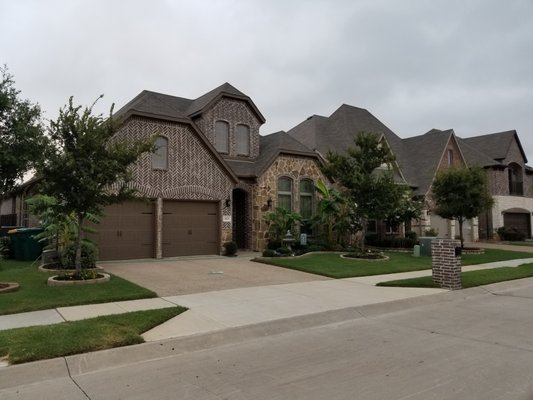 Lawn Beautiful. - One of YardaBella's first customers, and still one of our favorites. Crisp and beautiful was our goal, and we were successful. Happy customer, no regrets. How about you? Lawn Beautiful. - One of YardaBella's first customers, and still one of our favorites. Crisp and beautiful was our goal, and we were successful. Happy customer, no regrets. How about you?