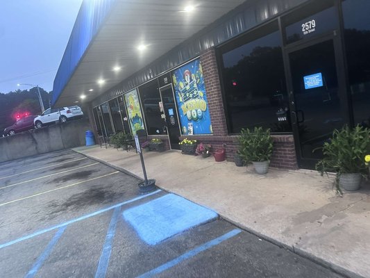Business pressure washing - This is a Pressure Washing job we did in Hueytown Alabama for a business owner. We pressure washed the sidewalks as well as the ceiling and windows of the building Business pressure washing - This is a Pressure Washing job we did in Hueytown Alabama for a business owner. We pressure washed the sidewalks as well as the ceiling and windows of the building