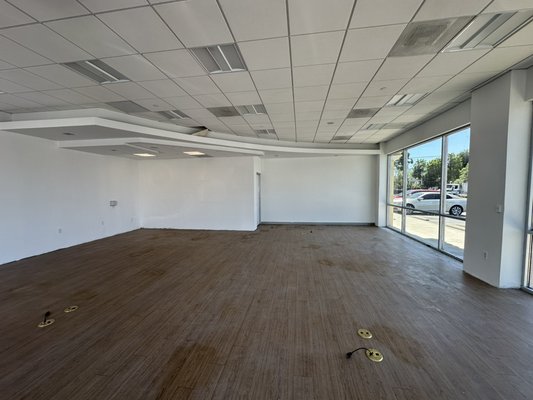 Commercial office remodel - Received a white space location. Remodel included new floor prep and replacement. Level 5 wall finish. New paint in front area. Furniture assembly and more. Commercial office remodel - Received a white space location. Remodel included new floor prep and replacement. Level 5 wall finish. New paint in front area. Furniture assembly and more.