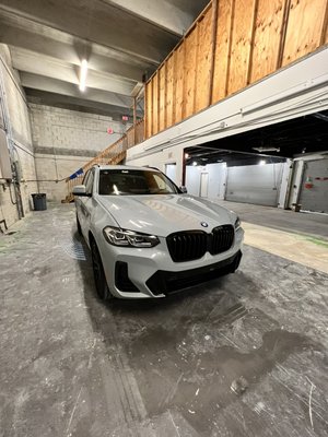 Window tinting of this beautiful BMW X3 - This is our nanoceramic window tinting material for cars. 
We use the most important brand in tints, AUTOBAHN. 
With lifetime warranty in the material and in the installation. 

We are a worldwide company with presence in 3 countries.