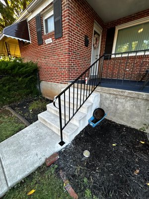 Modern Railings - we fabricate any kind of rails , that our customers have in mind and we also can help customers providing some example to chose the best option . Modern Railings - we fabricate any kind of rails , that our customers have in mind and we also can help customers providing some example to chose the best option .