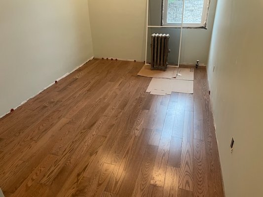 Flooring - We provide complete flooring installation and renovation solutions 🏠 that will transform the interior of your home. From hardwood to laminate flooring, we ensure each installation is flawless, staying within the agreed timeline and budget. Our team is skilled in working with a variety of materials, delivering high-quality finishes that match your style and needs.