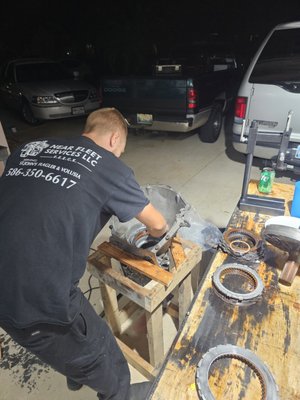4l80e transmission rebuild - This here is a 4l80e rebuild we did for a customer 600 hp mud truck he burnt it up stuck in the mud we rebuilt it with a stage 3 monster transmission rebuild kit he won't burn it up again 4l80e transmission rebuild - This here is a 4l80e rebuild we did for a customer 600 hp mud truck he burnt it up stuck in the mud we rebuilt it with a stage 3 monster transmission rebuild kit he won't burn it up again
