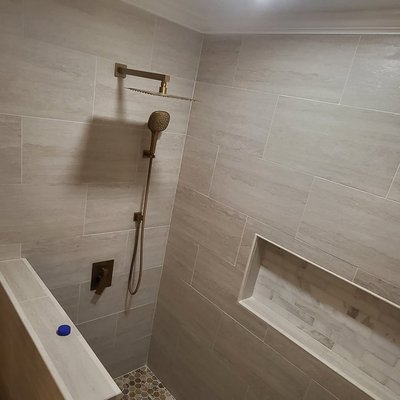 Bathroom Remodeling - At VAR Construction Inc. our General Remodeling service is focused on renovating and revitalizing the most important spaces in your home: the kitchen and bathroom. We understand that these rooms should not only be functional, but also reflect your style and daily comfort. We take care of every detail of the process, from planning and custom design to material selection, installation and final finishes. Our team works with precision and care to transform kitchens and bathrooms into modern, efficient spaces full of character. Bathroom Remodeling - At VAR Construction Inc. our General Remodeling service is focused on renovating and revitalizing the most important spaces in your home: the kitchen and bathroom. We understand that these rooms should not only be functional, but also reflect your style and daily comfort. We take care of every detail of the process, from planning and custom design to material selection, installation and final finishes. Our team works with precision and care to transform kitchens and bathrooms into modern, efficient spaces full of character.