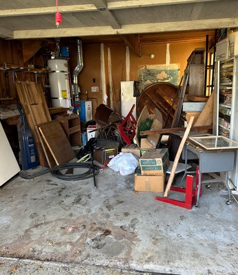 Before And After Garage clean out - Before and after pictures of Wallys Hauling Junk clean out service out of garage and left in prestige condition. Before And After Garage clean out - Before and after pictures of Wallys Hauling Junk clean out service out of garage and left in prestige condition.