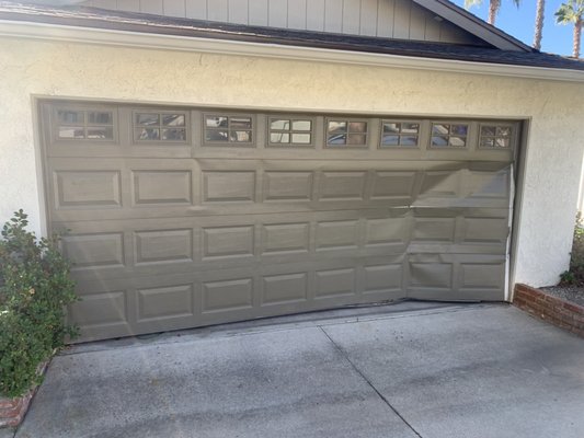New door installed. - Customer had backed into garage and we had replaced the door within the week￼. Amidst these steel shortages and high prices, we are still able to provide an emergency door installation and provide affordable and dependable service!