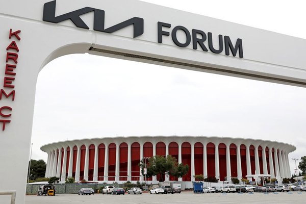 Kia Forum - The Kia Forum, located in Inglewood, Los Angeles, has a storied history as one of the most iconic entertainment venues in the United States. Originally opening its doors in 1967 as The Forum, this venue quickly became a landmark for hosting some of the most memorable events in sports and music history. It served as the home ground for the NBA's Los Angeles Lakers and the NHL's Los Angeles Kings until the late 1990s. In its musical journey, The Forum has witnessed performances from a myriad of legendary artists, making it a cherished site for both artists and music lovers alike. Its recent renovations have further enhanced its status, providing state-of-the-art facilities while maintaining the venue's classic charm.
For visitors planning to attend an event at the Kia Forum, LA Private Car Service offers an unmatched travel experience. This premium car service is renowned for its reliability, luxury, and convenience, making it the ideal choice for those seeking a hassle-free journey to and from the venue. With LA Private Car Service, guests can avoid the common stresses of navigating LA's busy streets and finding parking near the venue. Instead, they can enjoy a stylish and comfortable ride, ensuring that their focus remains on the event itself. Whether it's for a concert, a sports game, or any other event, LA Private Car Service enhances the overall experience with its impeccable service and commitment to customer satisfaction. Kia Forum - The Kia Forum, located in Inglewood, Los Angeles, has a storied history as one of the most iconic entertainment venues in the United States. Originally opening its doors in 1967 as The Forum, this venue quickly became a landmark for hosting some of the most memorable events in sports and music history. It served as the home ground for the NBA's Los Angeles Lakers and the NHL's Los Angeles Kings until the late 1990s. In its musical journey, The Forum has witnessed performances from a myriad of legendary artists, making it a cherished site for both artists and music lovers alike. Its recent renovations have further enhanced its status, providing state-of-the-art facilities while maintaining the venue's classic charm.
For visitors planning to attend an event at the Kia Forum, LA Private Car Service offers an unmatched travel experience. This premium car service is renowned for its reliability, luxury, and convenience, making it the ideal choice for those seeking a hassle-free journey to and from the venue. With LA Private Car Service, guests can avoid the common stresses of navigating LA's busy streets and finding parking near the venue. Instead, they can enjoy a stylish and comfortable ride, ensuring that their focus remains on the event itself. Whether it's for a concert, a sports game, or any other event, LA Private Car Service enhances the overall experience with its impeccable service and commitment to customer satisfaction.