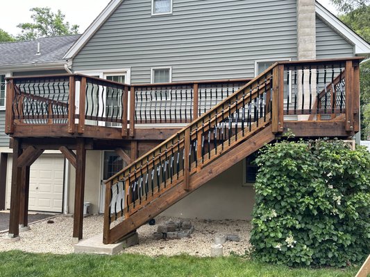 Deck Staining & Sealing - Deck Sealing & Staining services using premium stains in all levels of transparency. From semi-transparent to solid stains.