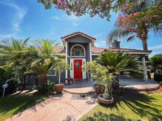 Exterior Painting - From a boring beige to a deep bright dark-weather with new ultra white trims makes the home spark. Don’t forget to take a look at that new fire house door, Ultra-Gloss Finish. Exterior Painting - From a boring beige to a deep bright dark-weather with new ultra white trims makes the home spark. Don’t forget to take a look at that new fire house door, Ultra-Gloss Finish.
