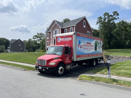 Boston to Florida Long-Distance Move - Boston to Florida Long-Distance Move – 3-Bedroom Home
This long-distance relocation involved moving a 3-bedroom house from Boston to Florida. Our team provided partial professional packing services, carefully securing delicate and high-value items. The move included loading, transportation, and final delivery over several days, ensuring everything arrived safely and on schedule.
TLC Moving coordinated every detail, offering peace of mind for the client throughout this interstate move. Boston to Florida Long-Distance Move - Boston to Florida Long-Distance Move – 3-Bedroom Home
This long-distance relocation involved moving a 3-bedroom house from Boston to Florida. Our team provided partial professional packing services, carefully securing delicate and high-value items. The move included loading, transportation, and final delivery over several days, ensuring everything arrived safely and on schedule.
TLC Moving coordinated every detail, offering peace of mind for the client throughout this interstate move.