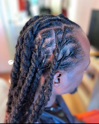 Style and dreadlocks extension - Check out our Dreadlocks service and don’t forget to to call us for more info.