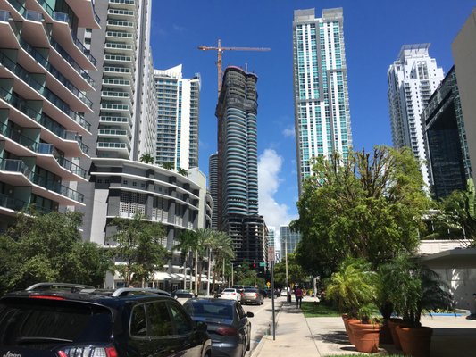 Non-Warrantable Condo Financing in Miami, Florida - •	Up to 90% LTV to $2M 
•	1-year Income Documentation
•	Asset Depletion as source of income 
•	10-Year Interest Only Option
•	Foreign Borrowers permitted    
•	1-4 Units, Warrantable & Non-Warrantable Condos, Co-Ops & Condotels 
•	Min 640 credit score 
•	Primary, Second homes, investment and business purpose properties