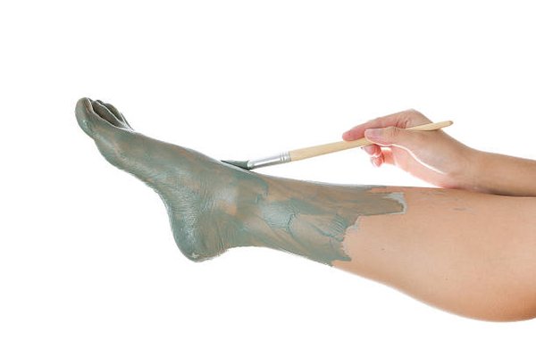 Deluxe Foot Spa Treatments - Experience the ultimate in relaxation with our signature Foot Spa. Each session includes a rejuvenating calf massage, a nourishing foot and calf mask, gentle callous removal, and an invigorating foot scrub. Preview our before-and-after results to see softer, smoother, and visibly refreshed feet. Call us today or Walk-ins welcome!
