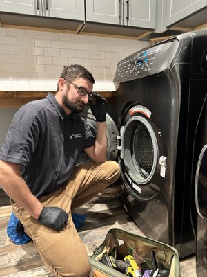 Technicians - No other appliance repair company in Chattanooga performs consistent, quality service like Signature Appliance. Our team has worked hard to develop relationships with customers and deliver high-quality craftsmanship for 15 years now. We have wide-ranging expertise, covering a variety of appliances across many popular brands. If a major appliance is broken in your home, on your boat, or in your RV, it is likely that we can fix it efficiently with lasting results.

We are proud of the work we’ve put into appliance repair in Chattanooga and the surrounding community. Each day is an opportunity to grow our skillset repairing dishwasher, ovens, stoves, refrigerators, washing machines and more. We’ve been honored with an A+ rating from the BBB, a testament to the hard work our team puts in to ensure customer satisfaction with every repair job.
