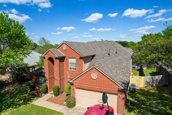 Storm damage - After a storm caused damage to this homeowners home, we were able to give this customer piece of mind with a new roof.
