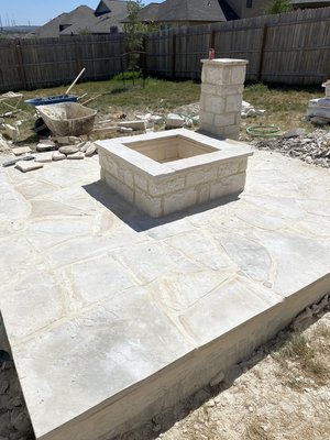 Outdoor fire pit area - Raised seating area with a centered fire pit perfect for those family moments Outdoor fire pit area - Raised seating area with a centered fire pit perfect for those family moments
