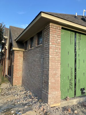 House addition - Homeowner wanted an addition to their residence, but opted to only corner base and the rest was made out of siding. House addition - Homeowner wanted an addition to their residence, but opted to only corner base and the rest was made out of siding.