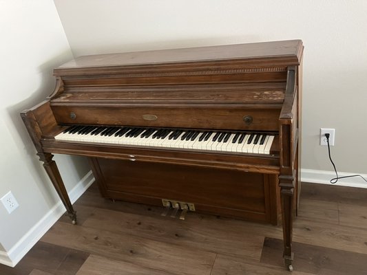 Piano move - rest assured we can move any job and have you moved quickly and have all of your belongings protected we also are competitively priced while not compromising any value here is a link to our prices you can start here or give us a call at 8326801121.

https://veteranmovingflorida.com/estimate/