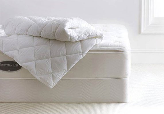 Low Margin Means Lowest Prices Everyday! Simmons Beautyrest FULL Size Mattress Set. Includes Box, and FREE Delivery - Our Low Margins Are YOUR LOW PRICES! Text us 24/7 @ 212-433-8507 Look No Further for the Most Comfortable FULL size Mattress Set in the world. Made By Simmons, and Part of the BeautyRest "Black/Platinum" line of Mattresses. All of the Big Mattress Companies Charge over $3000 for a Full BeautyRest. We have low overhead, and we are family owned and operated. Take this Beautyrest Today for only $998.