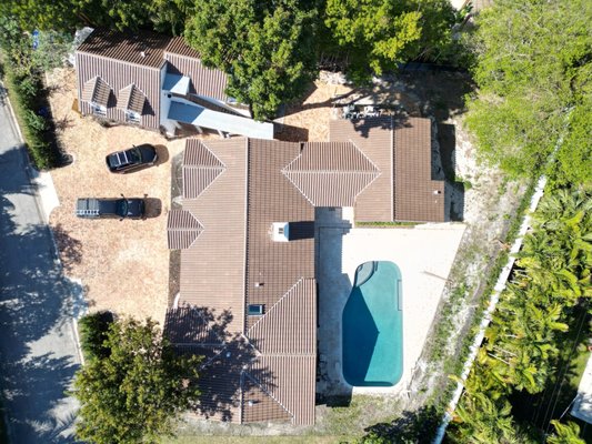 From concrete tiles to CLAY TILES - This beautiful house had a roof upgrade from faded old concrete tiles to new high quality Spanish clay tiles from Verea. From concrete tiles to CLAY TILES - This beautiful house had a roof upgrade from faded old concrete tiles to new high quality Spanish clay tiles from Verea.