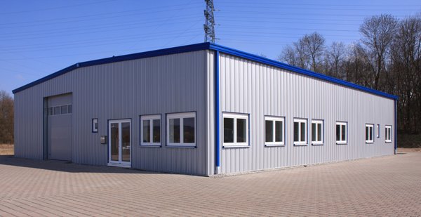 Commerical Roofing - Different types of roofing materials are used, such as metal, TPO, EDPM, and flat roofs.
Roof repair services include replacing damaged shingles, resealing pipe jacks, replacing vents, replacing flashing, and sealing nail holes.
During a roof replacement, all layers are removed down to the wooden decking and inspected. Underlayment, ice and water shield, starter shingles, shingles, and capping shingles are then installed as necessary.
Inspections involve checking for imperfections on the entire roof.
Emergency tarping is done to cover damaged areas and prevent water damage to the areas beneath them.