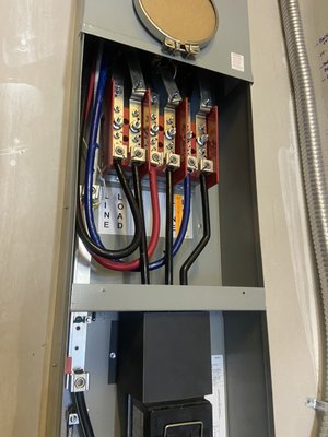 Comercial job - New 200 amp 3 phase installation Comercial job - New 200 amp 3 phase installation