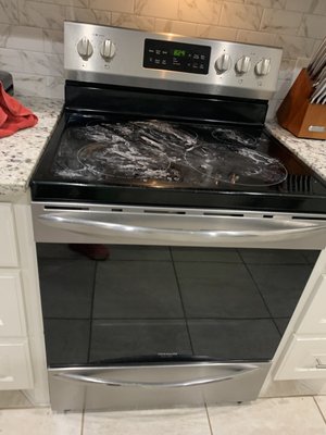 Appliance cleaning - This stove had man scratches and burn stains. Our client told us he tried putting Ajax on it but it stuck to the stove and he couldn’t get it off. Appliance cleaning - This stove had man scratches and burn stains. Our client told us he tried putting Ajax on it but it stuck to the stove and he couldn’t get it off.