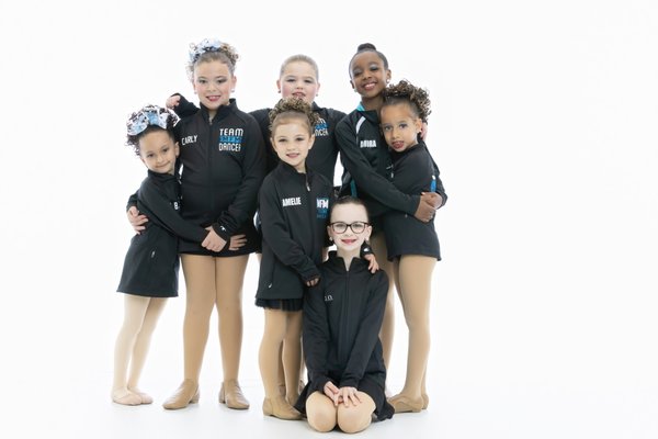 MFM Comp Team dancers - Here are a few of our amazing competition team dancers! MFM Comp Team dancers - Here are a few of our amazing competition team dancers!
