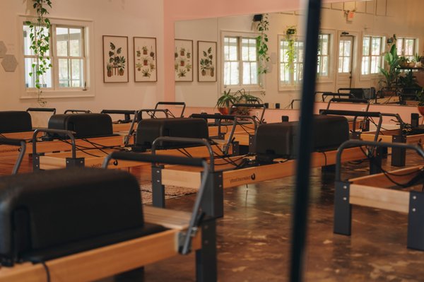 Pilates reformer and yoga - We have available athletic reformer and yoga classes. 🪴
Book with us today 💪🏻💫