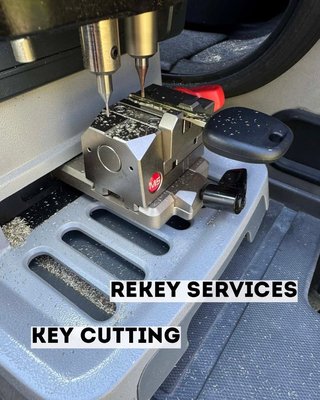 Key decoding and cutting - Car key decoded and cut to match the vehicle’s original lock. Precise key cutting ensures smooth operation of the door and ignition. Key decoding and cutting - Car key decoded and cut to match the vehicle’s original lock. Precise key cutting ensures smooth operation of the door and ignition.