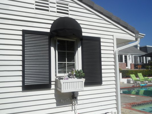 Dome Stationary Awning - Before & After - The Dome style of a fixed awning is the perfect upgrade to a more specific application. This stationary awning can be customized to match various architectural contours such as rounded windows or recessed arches. Dome Stationary Awning - Before & After - The Dome style of a fixed awning is the perfect upgrade to a more specific application. This stationary awning can be customized to match various architectural contours such as rounded windows or recessed arches.