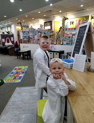 Come do Science with Me - At the Science Bar, you and your child can make colorful fluffy slime, scented putty, super bouncy balls and cotton candy insta-snow. You can also dress-up like a scientist; goggles and all.
Playseum Dollars are needed. ($3-$8 ) Come do Science with Me - At the Science Bar, you and your child can make colorful fluffy slime, scented putty, super bouncy balls and cotton candy insta-snow. You can also dress-up like a scientist; goggles and all.
Playseum Dollars are needed. ($3-$8 )