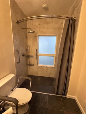 Bathroom remodeling - Replacing a bathtub with a curbless shower Bathroom remodeling - Replacing a bathtub with a curbless shower