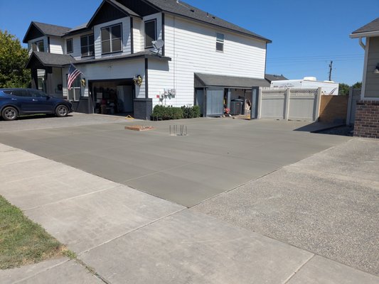 NEIGHBORLY LOVE ALERT! DRIVEWAY EXT. - 🚧 Two neighbors, one pour, and a good deal for both!
We just wrapped up a project for two awesome neighbors who each wanted to extend their driveway — and since the slabs connected, we made it work as one big pour. Less hassle, better pricing, and a cleaner finish. Win-win!
We’re a small family business based in Kennewick, and we love when projects bring neighbors together like this.
If you're thinking of concrete work (driveways, patios, RV pads), check out more of our work here:
👉 https://www.smartconcrete.net/
Thanks for supporting local 💪
Thanks for supporting local — from our family to yours,
The Smart Concrete family NEIGHBORLY LOVE ALERT! DRIVEWAY EXT. - 🚧 Two neighbors, one pour, and a good deal for both!
We just wrapped up a project for two awesome neighbors who each wanted to extend their driveway — and since the slabs connected, we made it work as one big pour. Less hassle, better pricing, and a cleaner finish. Win-win!
We’re a small family business based in Kennewick, and we love when projects bring neighbors together like this.
If you're thinking of concrete work (driveways, patios, RV pads), check out more of our work here:
👉 https://www.smartconcrete.net/
Thanks for supporting local 💪
Thanks for supporting local — from our family to yours,
The Smart Concrete family