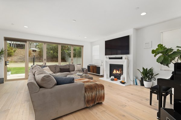Interior of New Listings - Amazing home in Carmel Valley Sandiego. Every inch desinged and detailed to perfection. Almost 3200 sq ft family home walkable to top notch elementary, middle and high schools.
