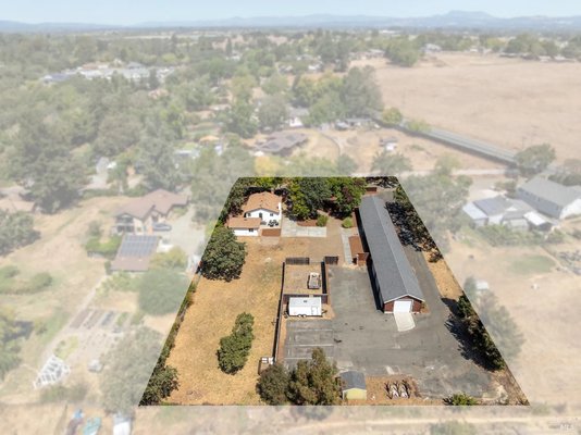 4862 Daywalt Road, Sebastopol - Mini ranchette property in Sebastopol offers versatility with room to live, work, create, store, and spread out all on one manageable acre. The property features a charming home, detached studio, and an impressive restored 2,800 sq. ft. shop/barn (20′ x 140′). Sparkling clean and move-in ready, the home has been thoughtfully refreshed with new flooring, new kitchen appliances, fresh interior and exterior paint, light fixtures, new bath vanity, exterior doors and repair needs are addressed throughout. A high-efficiency heat pump was installed in 2023, along with new roofs on both the home and studio. Indoor laundry adds everyday convenience. The expansive shop/barn is a standout feature, offering water, electricity, concrete floors, two office spaces, and a floor prepped for a car lift creating exceptional flexibility for a workshop, studio, storage, hobbies, equipment, or other pursuits. Ample paved parking is located at the rear of the property, and separate entrances to the home and barn provide added privacy and functionality. Natural Gas. Proximity to 101.
Offered at $995,000 4862 Daywalt Road, Sebastopol - Mini ranchette property in Sebastopol offers versatility with room to live, work, create, store, and spread out all on one manageable acre. The property features a charming home, detached studio, and an impressive restored 2,800 sq. ft. shop/barn (20′ x 140′). Sparkling clean and move-in ready, the home has been thoughtfully refreshed with new flooring, new kitchen appliances, fresh interior and exterior paint, light fixtures, new bath vanity, exterior doors and repair needs are addressed throughout. A high-efficiency heat pump was installed in 2023, along with new roofs on both the home and studio. Indoor laundry adds everyday convenience. The expansive shop/barn is a standout feature, offering water, electricity, concrete floors, two office spaces, and a floor prepped for a car lift creating exceptional flexibility for a workshop, studio, storage, hobbies, equipment, or other pursuits. Ample paved parking is located at the rear of the property, and separate entrances to the home and barn provide added privacy and functionality. Natural Gas. Proximity to 101.
Offered at $995,000
