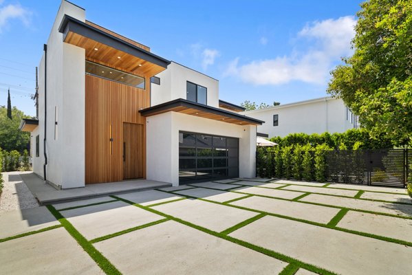 New House Ground Up 2021 - This was a newly build property from the ground up featuring a contemporary design with 4 bedrooms, 5 bathrooms and just over 2800sqft.