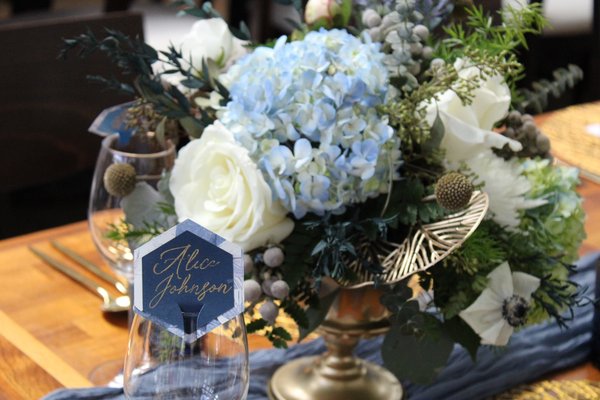 Floral design - Our floral offerings at Paint it Black are endless. With expertise in fresh, dried, balloons, and events, we deliver custom results every time.
