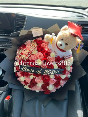 Graduation Bouquets - Graduation Bouquet by orders only order now to secure yours .. for pickup or delivery 🚚 available..