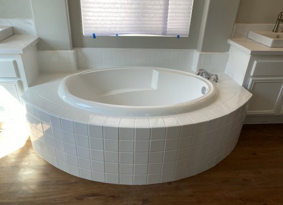 Reglazing Tile - Reglazing Tile from Bathrooms to Kitchen Countertops call us now!