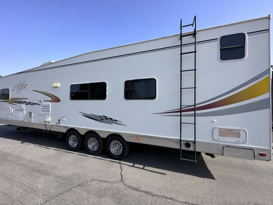 RV detail give us a call!! - This a RV detail we did we even threw the guys car in as a thank you. Give us a call, we come to you. 760-424-6991 RV detail give us a call!! - This a RV detail we did we even threw the guys car in as a thank you. Give us a call, we come to you. 760-424-6991