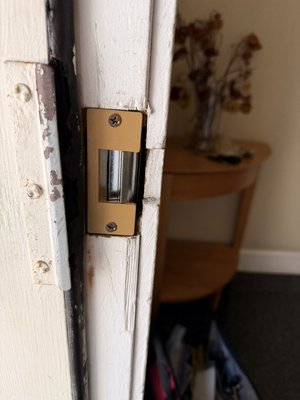 Electric Strike Replacement - Old electric strike was not working.
Replaced with a new unit and tested for proper operation Electric Strike Replacement - Old electric strike was not working.
Replaced with a new unit and tested for proper operation