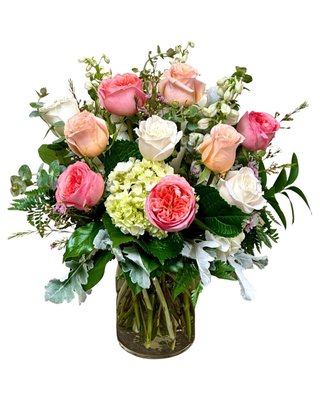 Customer Favorites - For the best and freshest flowers in Chandler, East Arrowhead Flowers has exactly what you’re looking for! Check out our wide selection of flower arrangements to make your next occasion memorable. Customer Favorites - For the best and freshest flowers in Chandler, East Arrowhead Flowers has exactly what you’re looking for! Check out our wide selection of flower arrangements to make your next occasion memorable.