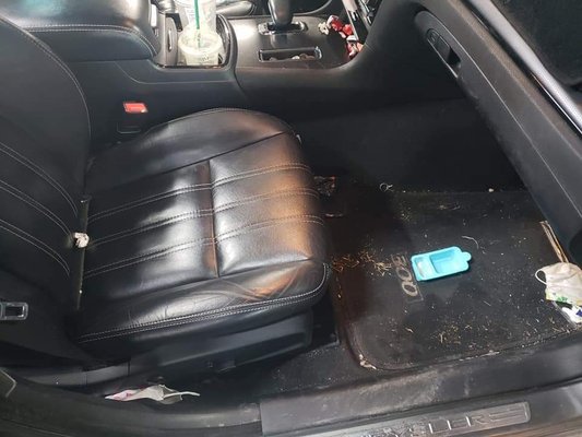 Chrysler 300 - This Chrysler 300 was a well .over family care with a passenger princess that liked to make meeses. Chrysler 300 - This Chrysler 300 was a well .over family care with a passenger princess that liked to make meeses.