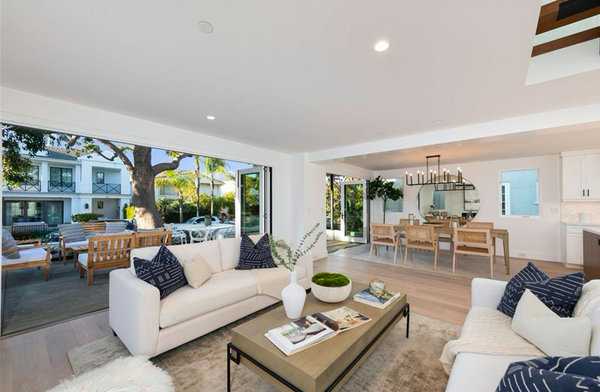 Corona Del Mar | Jasmine - Vesta designs and stages exclusive properties in Orange County. Corona Del Mar | Jasmine - Vesta designs and stages exclusive properties in Orange County.