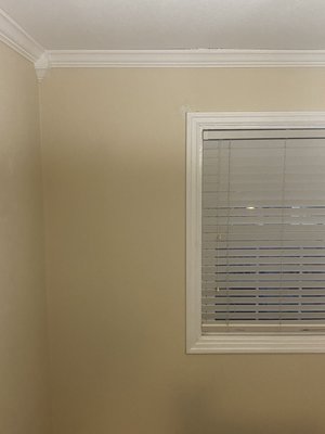 Some details that makes the difference - This one room apartment had several cracks in the baseboards and crown molding so we prepped them right and paint. Some details that makes the difference - This one room apartment had several cracks in the baseboards and crown molding so we prepped them right and paint.