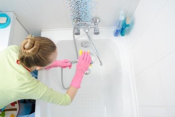 Cleaning a large house. - We clean everything. Cleaning a large house. - We clean everything.